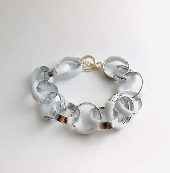Bubbles: Bubble Bracelet in Silver with white