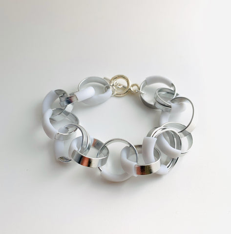 Bubbles: Bubble Bracelet in Silver with white