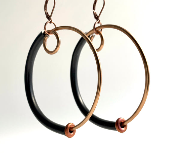 Hoopt Earrings in silver and black