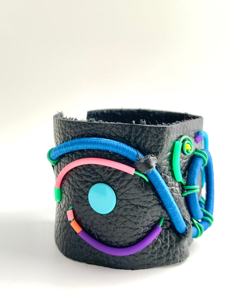 United: Royal swirl Leather Cuff