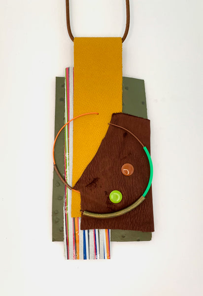 United: Collage in Brown+gold+green