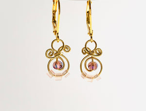 Classic MiMi earrings in brass wire with shiny mauve glass and blush glass