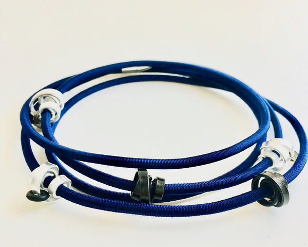 A 112cm Loopt necklace/bracelet in navy with thin silver and black coloured aluminum wire.