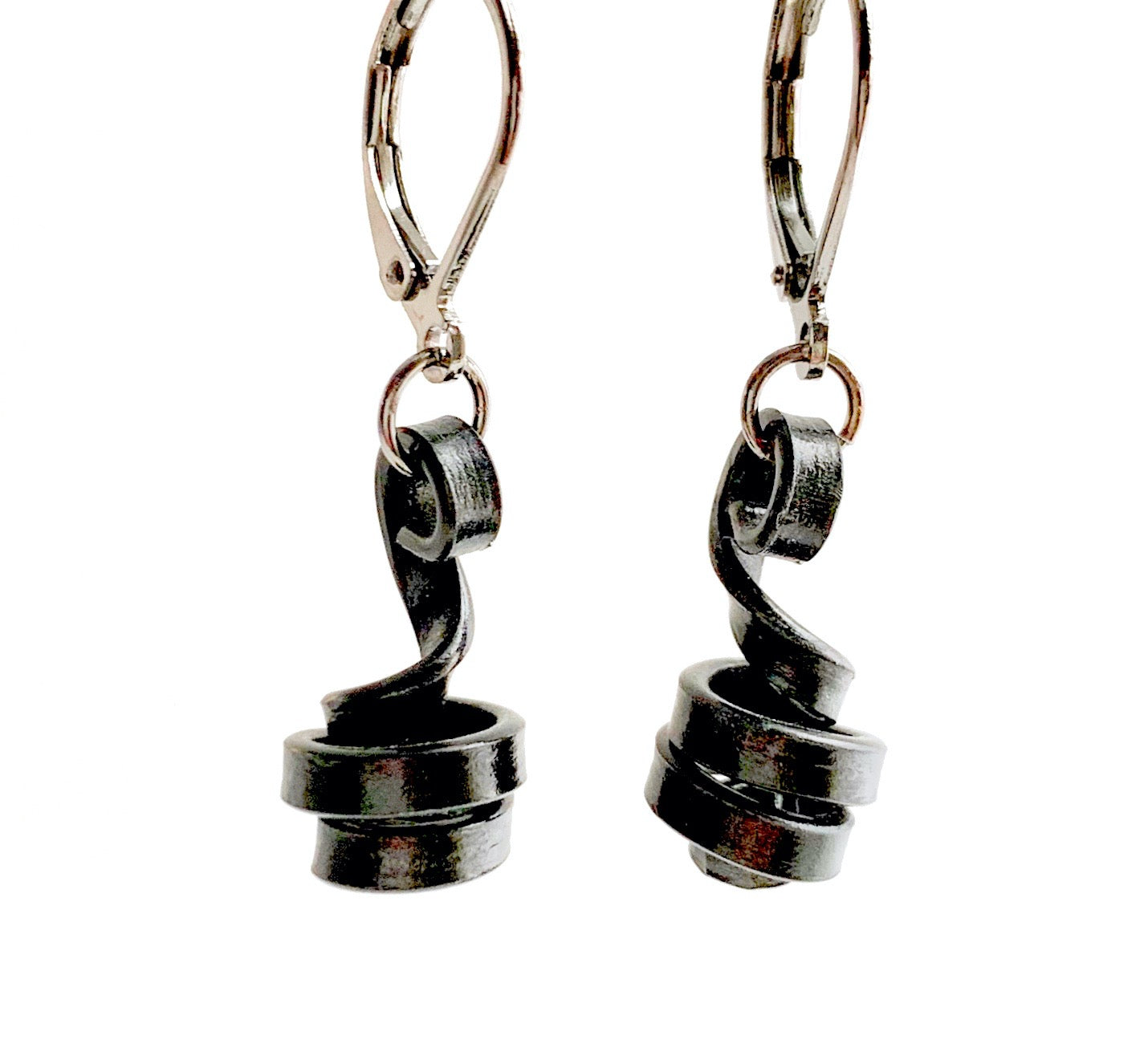 These Loopt earrings are super light weight and hang about 2cm long. They are made of aluminum wire.